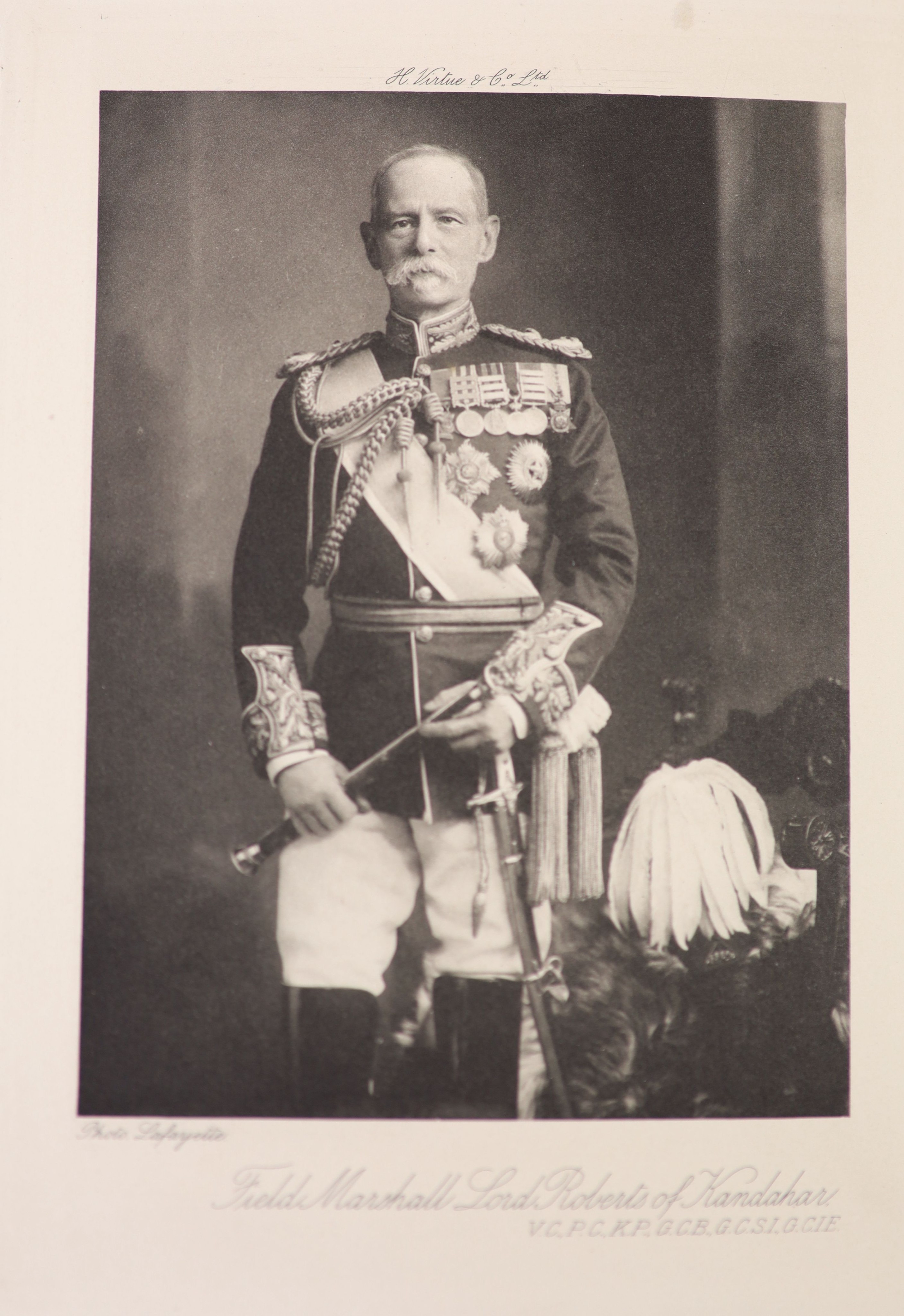 Brown, Harold - War with the Boers. An account of the past and present troubles with the South African Republics. 5 Vols. Complete with 36 plates, 20 photogravures and 12 maps (of which 1 is double page), as well as nume